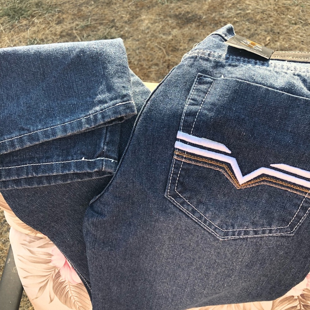 Jeans - Picture 3 of 4
